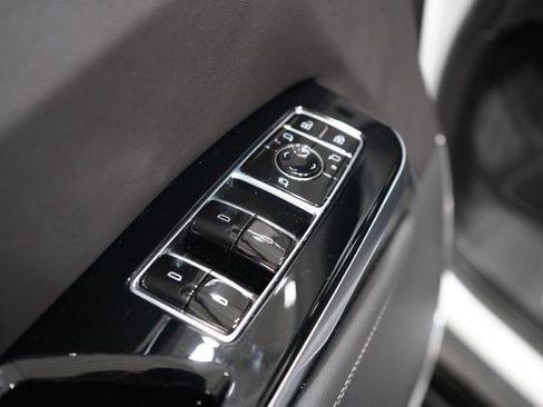 Used 2025 Cadillac Escalade Premium Luxury image 18