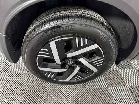 Used 2025 Nissan Kicks SV w/ SV Premium Package image 37