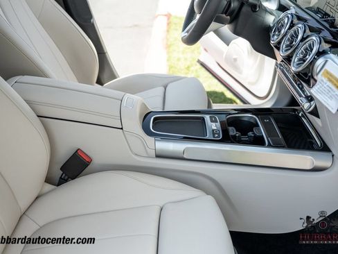 Used 2025 Mercedes-Benz EQB 250+ image 26