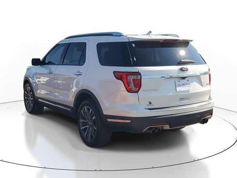 Used 2018 Ford Explorer Platinum AWD/4WD image 3