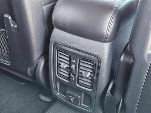 Used 2020 Jeep Grand Cherokee Altitude RWD image 24