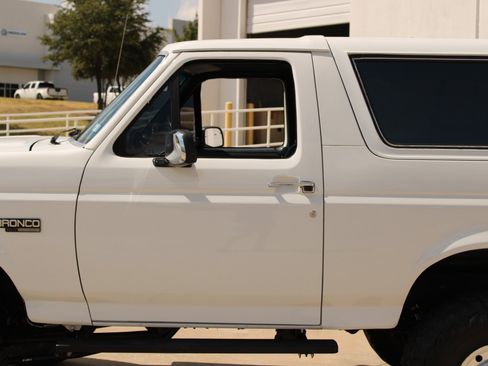 Used 1993 Ford Bronco XLT AWD/4WD image 28