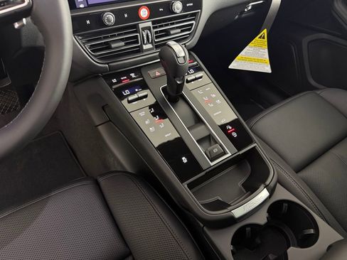 New 2026 Porsche Macan AWD/4WD image 24