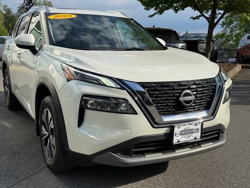 Used 2023 Nissan Rogue SV w/ SV Premium B Package AWD/4WD image 7