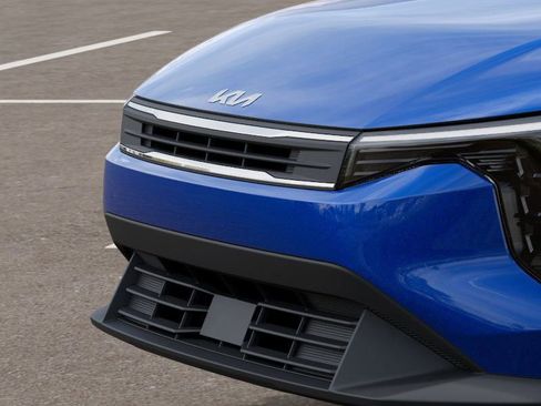 New 2025 Kia K4 LXS image 14