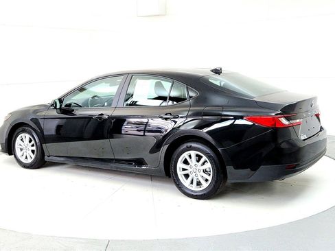 Certified 2025 Toyota Camry LE FWD image 4