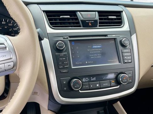 Used 2016 Nissan Altima 2.5 SV w/ Convenience Package FWD image 15