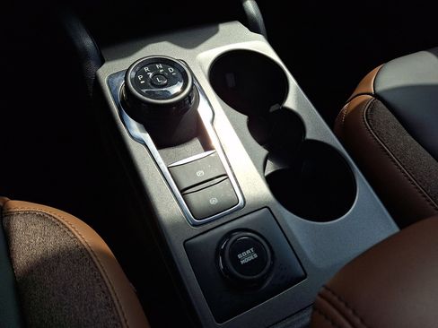 Certified 2025 Ford Bronco Sport Outer Banks w/ Outer Banks Tech Package+ AWD/4WD image 17