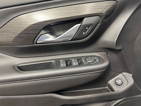 Used 2022 GMC Terrain SLE w/ Driver Convenience Package image 13