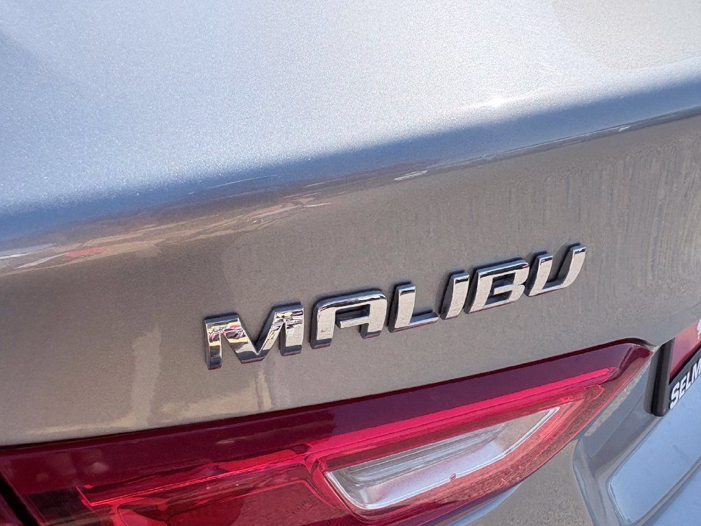 Used 2025 Chevrolet Malibu LT FWD image 24