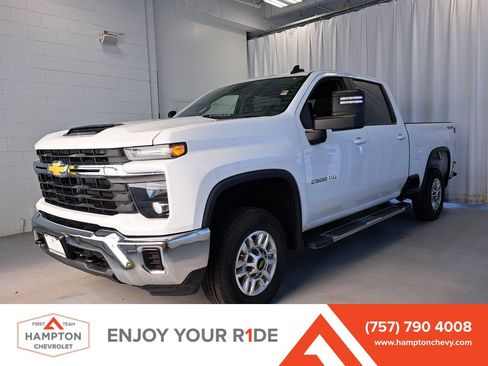 Used 2024 Chevrolet Silverado 2500 LT image 1