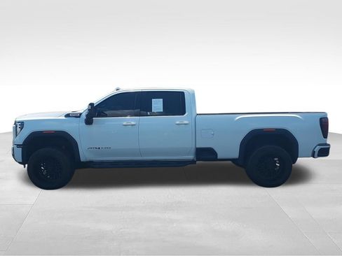 Used 2024 GMC Sierra 2500 AT4 w/ Technology Package AWD/4WD image 5