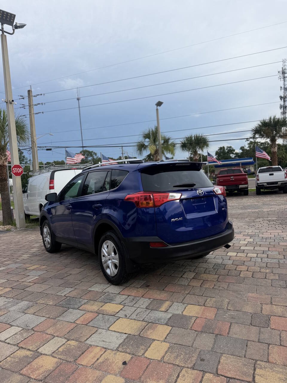 Used 2015 Toyota RAV4 LE FWD image 10