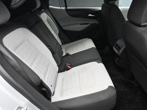 Used 2022 Chevrolet Equinox LS w/ LS Convenience Package FWD image 32