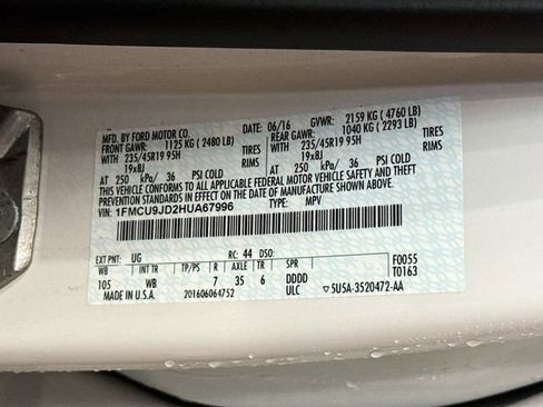 Used 2017 Ford Escape Titanium image 32