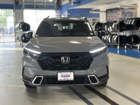 Used 2024 Honda CR-V Sport Touring image 2