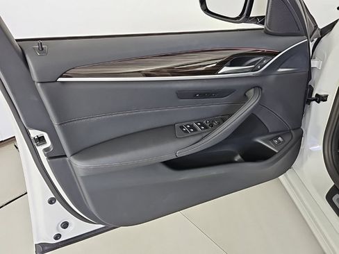 Certified 2023 BMW 530i w/ Convenience Package RWD image 10
