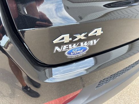 Used 2022 Jeep Compass Limited AWD/4WD image 9