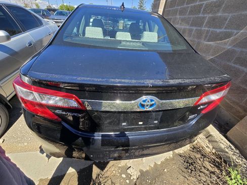 Used 2013 Toyota Camry XLE w/ Leather Pkg FWD image 5