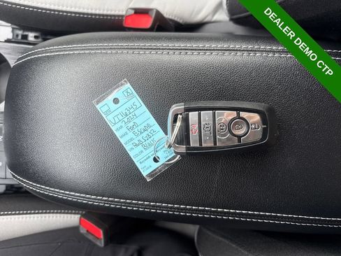 Used 2024 Ford Escape Active AWD/4WD image 37