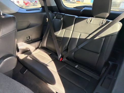 Used 2021 Ford Explorer XLT w/ Equipment Group 202A AWD/4WD image 13