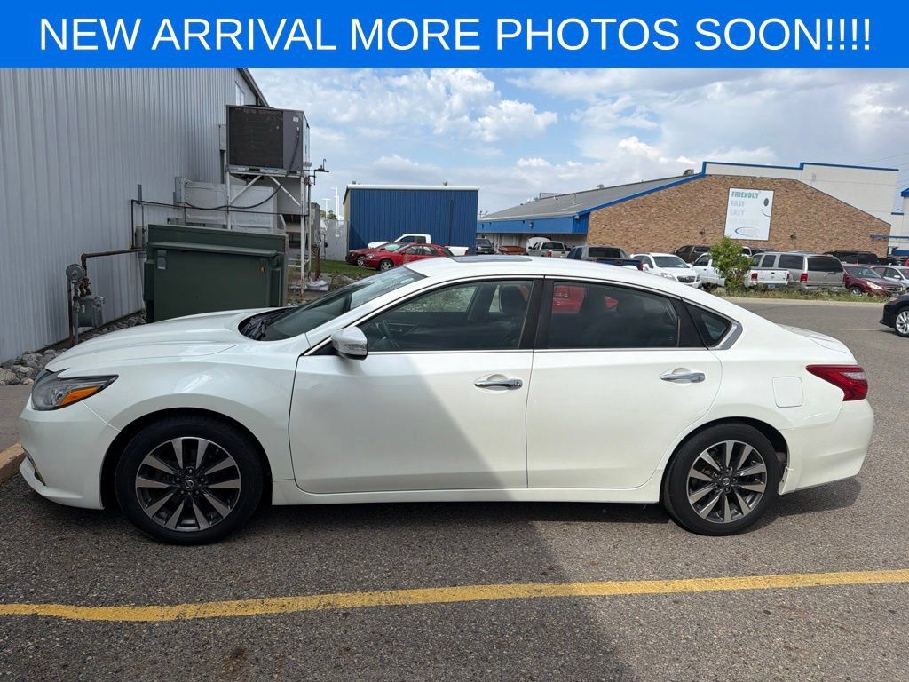 Used 2016 Nissan Altima 2.5 SL w/ Moonroof Package FWD image 2