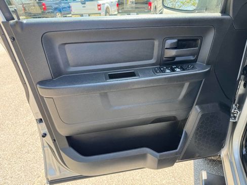 Used 2018 RAM 1500 Express image 40