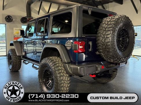 Used 2025 Jeep Wrangler Unlimited Rubicon AWD/4WD image 9