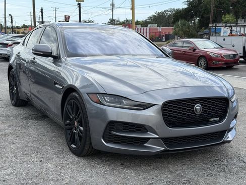 Used 2020 Jaguar XE S RWD image 8