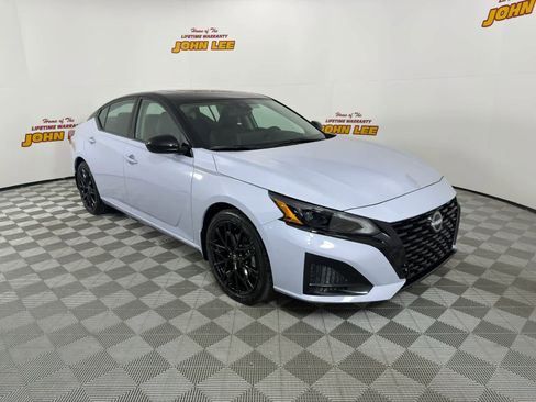 New 2026 Nissan Altima 2.5 SR w/ SR Midnight Edition Package image 8