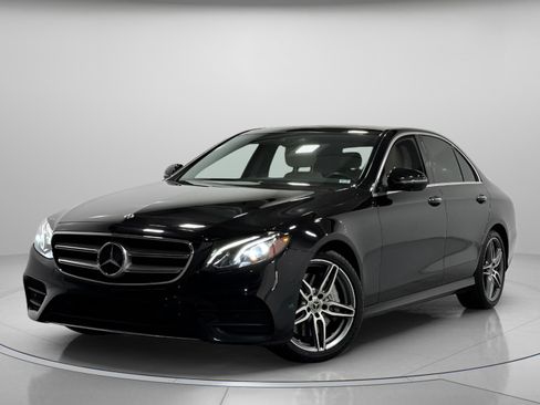 Used 2019 Mercedes-Benz E 300 4MATIC image 2