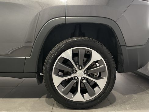 Used 2022 Jeep Cherokee Limited w/ Elite Package AWD/4WD image 8