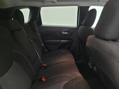 Used 2020 Jeep Cherokee Latitude image 19