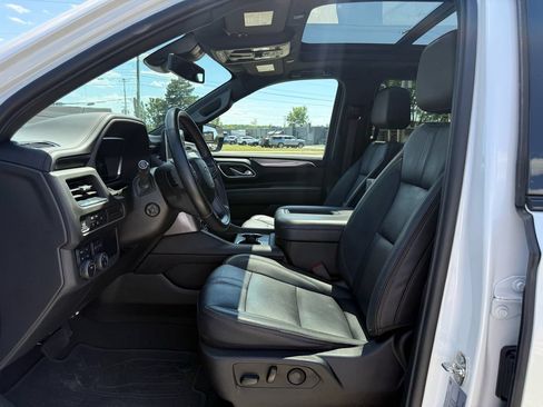 Used 2023 Chevrolet Suburban RST w/ Sport Performance Package AWD/4WD image 11