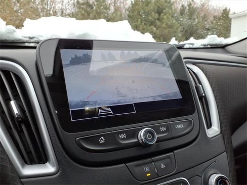 Used 2022 Chevrolet Malibu LT image 18