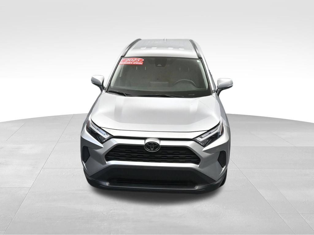 Used 2025 Toyota RAV4 XLE FWD image 39