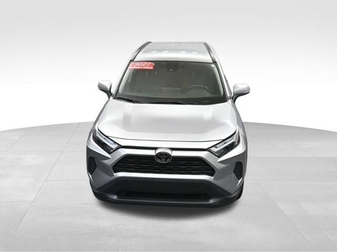 Used 2025 Toyota RAV4 XLE FWD image 39