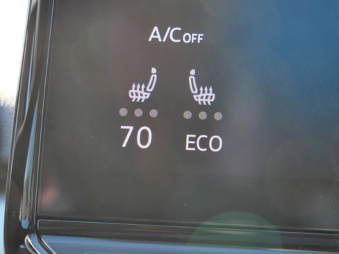 Certified 2022 Volkswagen ID.4 Pro S AWD/4WD image 31