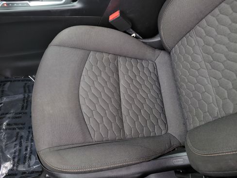 Used 2019 Chevrolet Equinox LT image 23