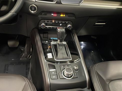 Used 2025 Chevrolet Traverse RS FWD image 17