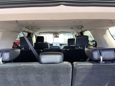 Used 2024 Ford Expedition XLT AWD/4WD image 16