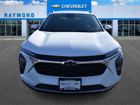 New 2026 Chevrolet Trax LT w/ LPO, Blackout Package image 9