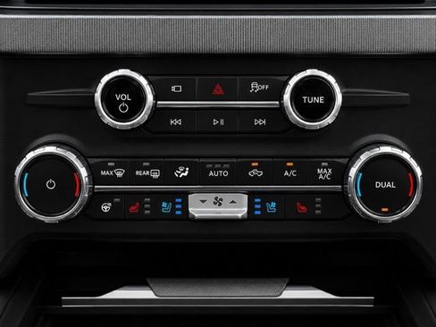 Used 2025 Ford F250 Platinum AWD/4WD image 31