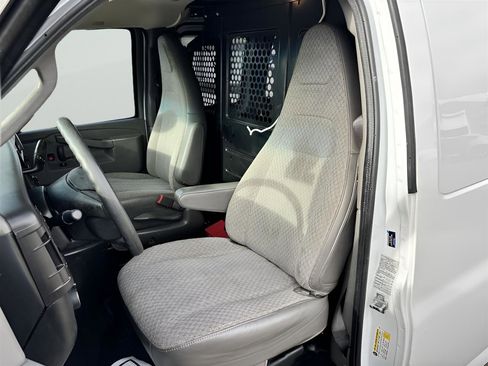 Used 2019 Chevrolet Express 2500 w/ Driver Convenience Package image 13