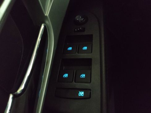 Used 2017 Chevrolet Equinox LT w/ Convenience Package image 27