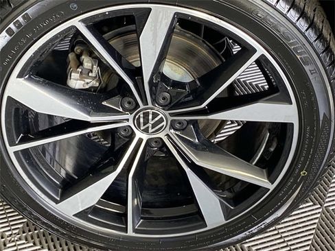 Used 2022 Volkswagen Tiguan SEL R-Line image 29