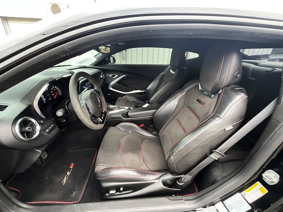 Used 2021 Chevrolet Camaro ZL1 RWD image 14