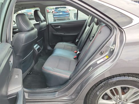 Used 2016 Toyota Camry SE FWD image 12