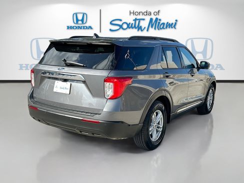 Used 2021 Ford Explorer XLT image 7