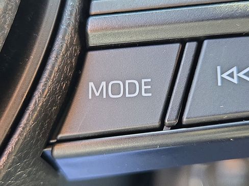 Used 2025 Toyota RAV4 XLE AWD/4WD image 25